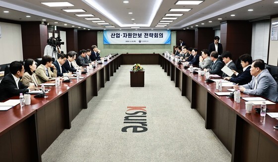 2035년까지 중동 원유 의존도 50% 이하로…비축 2000만배럴 확충