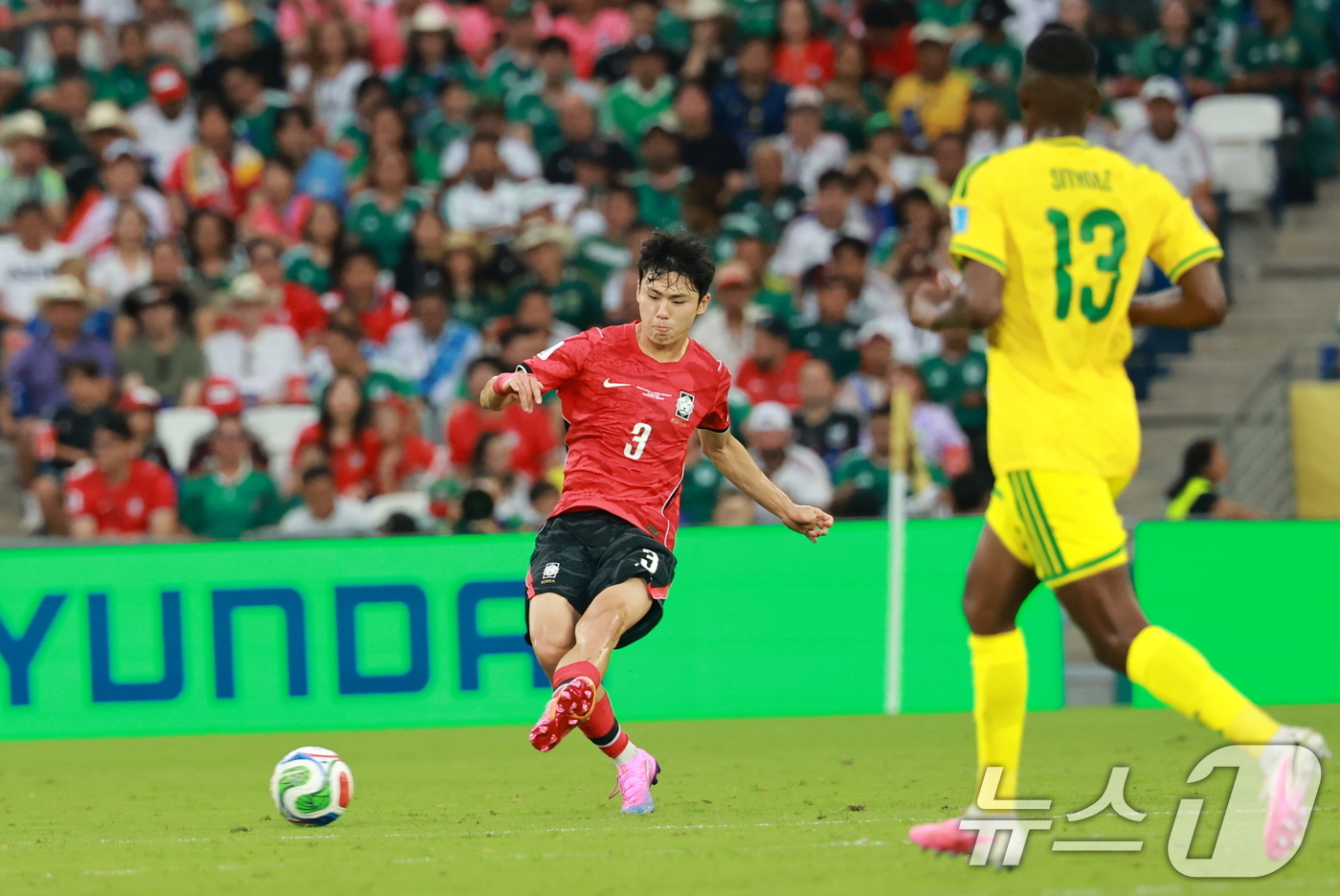 (몬테레이(멕시코)=뉴스1) 임세영 기자 = 대한민국 축구국가대표팀 이기혁이 24일(현지시간) 멕시코 몬테레이 스타디움에서 열린 2026 북중미 월드컵 A조 조별리그 3차전 대한민 …