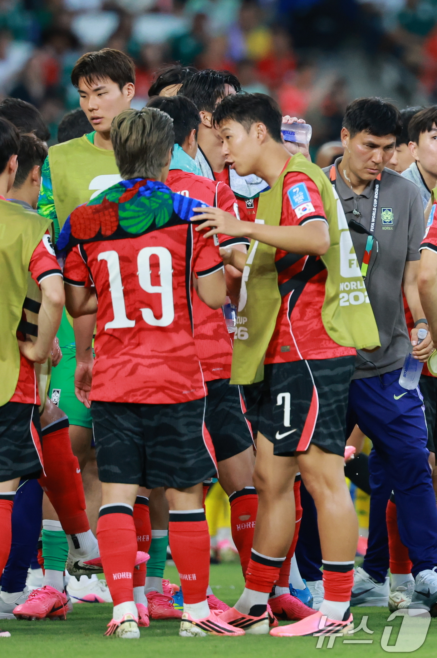 (몬테레이(멕시코)=뉴스1) 임세영 기자 = 대한민국 축구국가대표팀 손흥민이 24일(현지시간) 멕시코 몬테레이 스타디움에서 열린 2026 북중미 월드컵 A조 조별리그 3차전 대한민 …