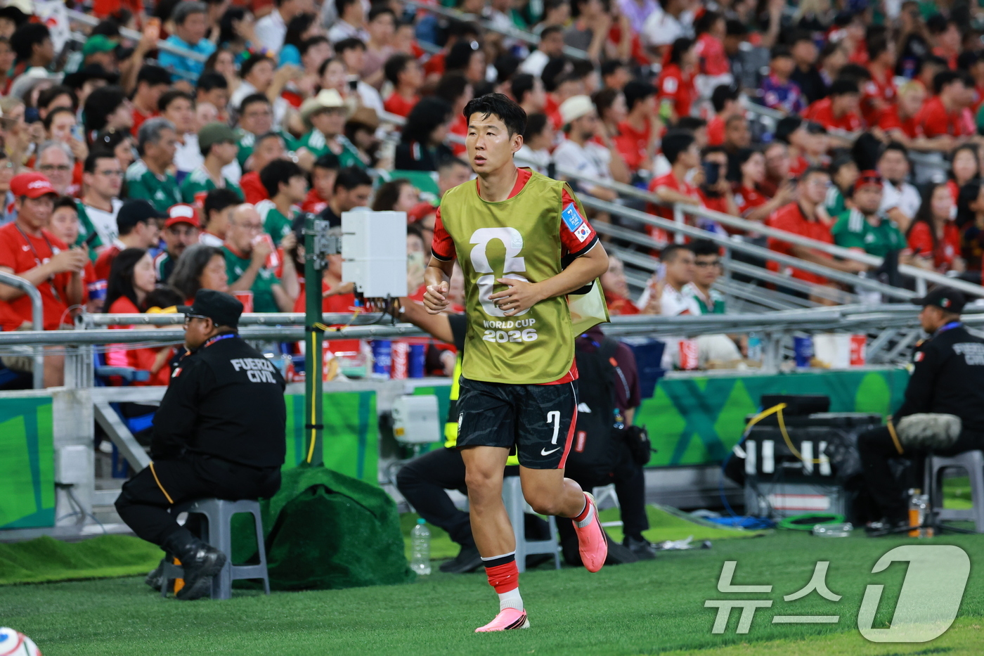 (몬테레이(멕시코)=뉴스1) 임세영 기자 = 대한민국 축구국가대표팀 손흥민이 24일(현지시간) 멕시코 몬테레이 스타디움에서 열린 2026 북중미 월드컵 A조 조별리그 3차전 대한민 …