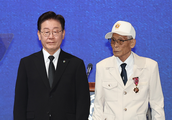 이재명 대통령, 참전유공자 포상