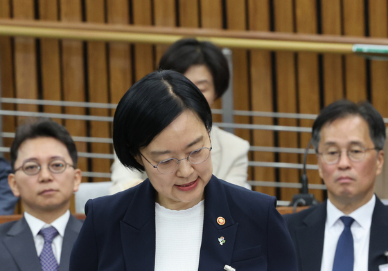 한성숙 총리 후보자, 청문회 출석