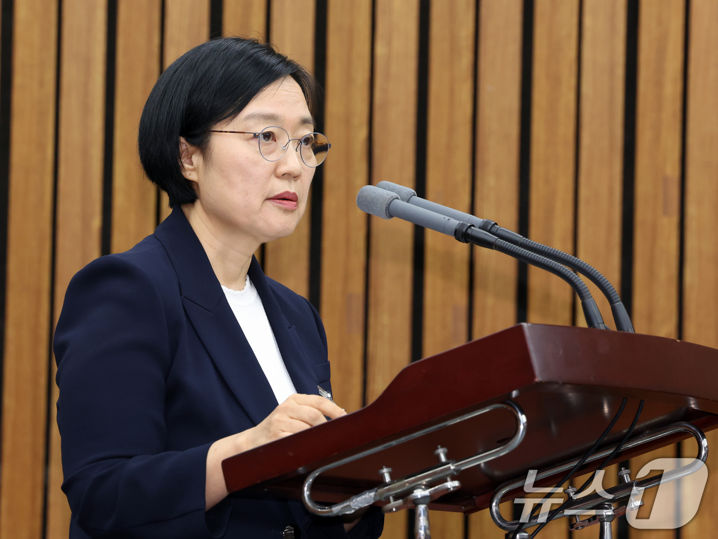 (서울=뉴스1) 황기선 기자 = 한성숙 국무총리 후보자가 25일 서울 여의도 국회에서 열린 인사청문회에 출석해 인사말을 하고 있다.  2026.6.25/뉴스1