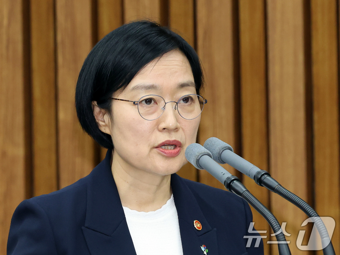 (서울=뉴스1) 황기선 기자 = 한성숙 국무총리 후보자가 25일 서울 여의도 국회에서 열린 인사청문회에 출석해 인사말을 하고 있다.  2026.6.25/뉴스1