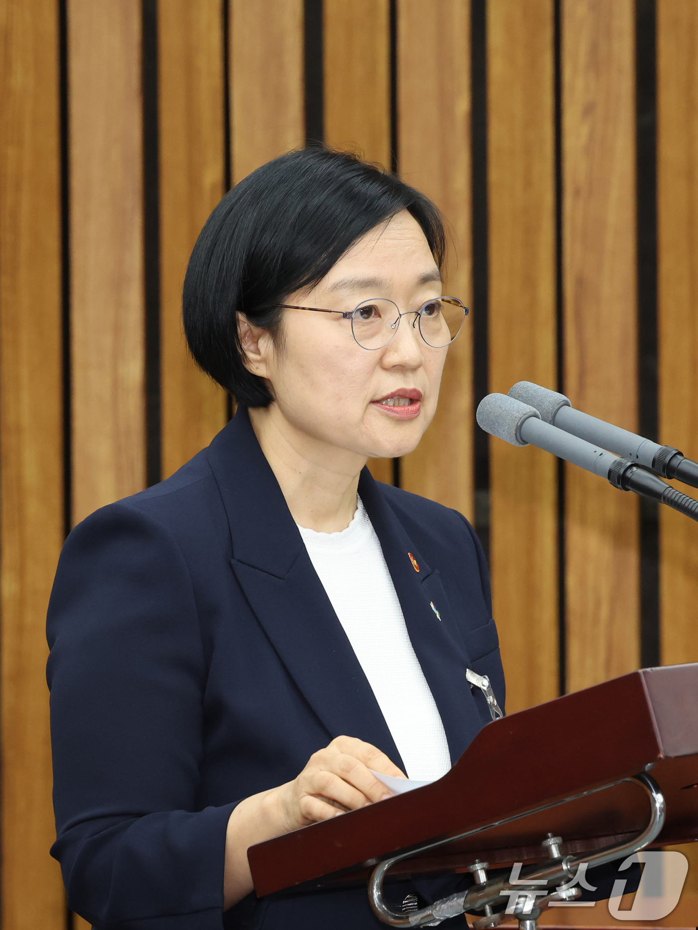 (서울=뉴스1) 황기선 기자 = 한성숙 국무총리 후보자가 25일 서울 여의도 국회에서 열린 인사청문회에 출석해 인사말을 하고 있다.  2026.6.25/뉴스1