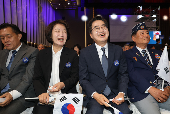 대화하는 김동연·추미애