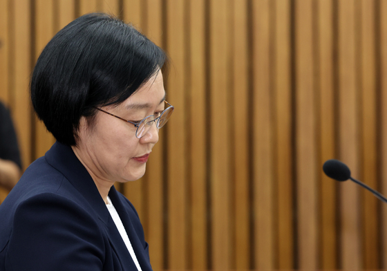 생각에 잠긴 한성숙 총리 후보자