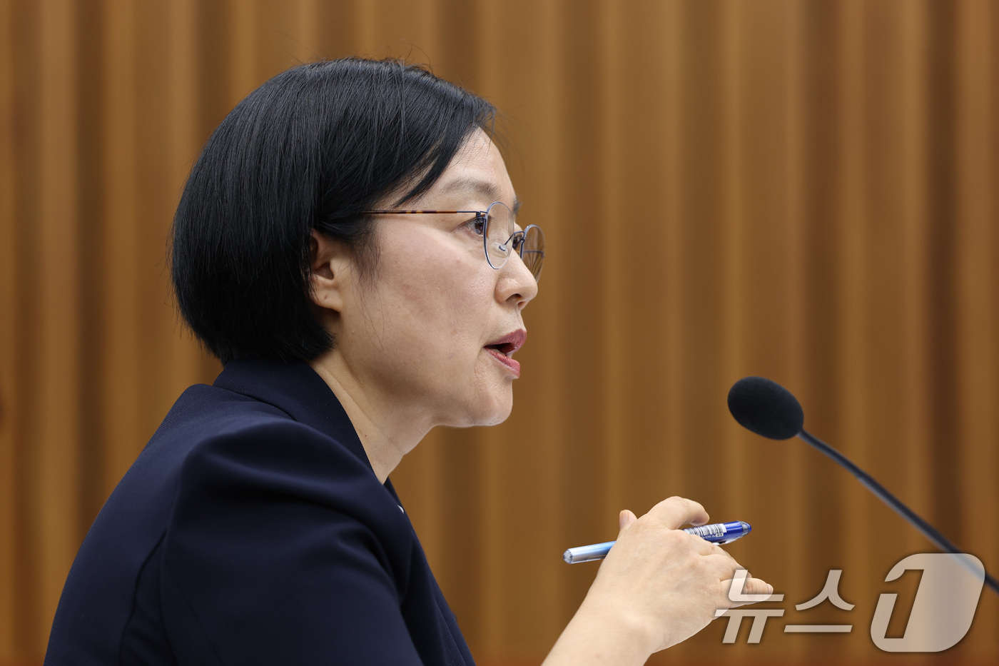 (서울=뉴스1) 신웅수 기자 = 한성숙 국무총리 후보자가 25일 서울 여의도에서 열린 인사청문회에서 의원 질의에 답변하고 있다. 2026.6.25/뉴스1