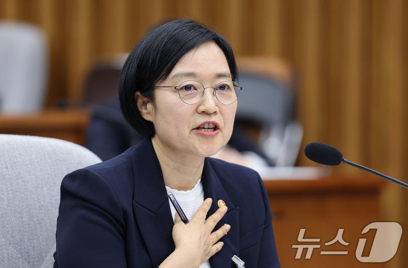 (서울=뉴스1) 신웅수 기자 = 한성숙 국무총리 후보자가 25일 서울 여의도에서 열린 인사청문회에서 의원 질의에 답변하고 있다. 2026.6.25/뉴스1