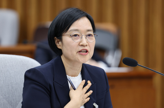 답변하는 한성숙 국무총리 후보자
