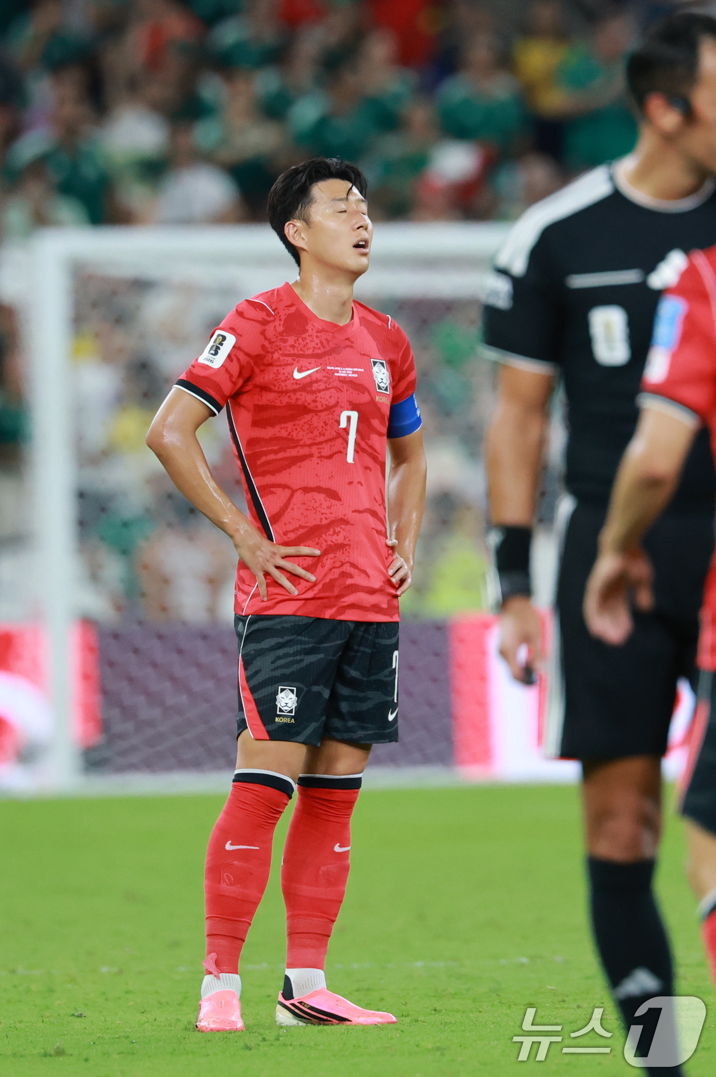 (몬테레이(멕시코)=뉴스1) 임세영 기자 = 대한민국 축구국가대표팀 손흥민이 24일(현지시간) 멕시코 몬테레이 스타디움에서 열린 2026 북중미 월드컵 A조 조별리그 3차전 대한민 …