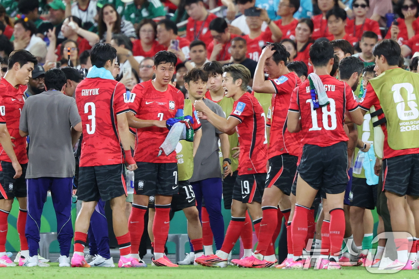 (몬테레이(멕시코)=뉴스1) 박지혜 기자 = 대한민국 축구국가대표팀 손흥민을 비롯한 선수들이 24일(현지시간) 멕시코 몬테레이 스타디움에서 열린 2026 북중미 월드컵 A조 조별리 …