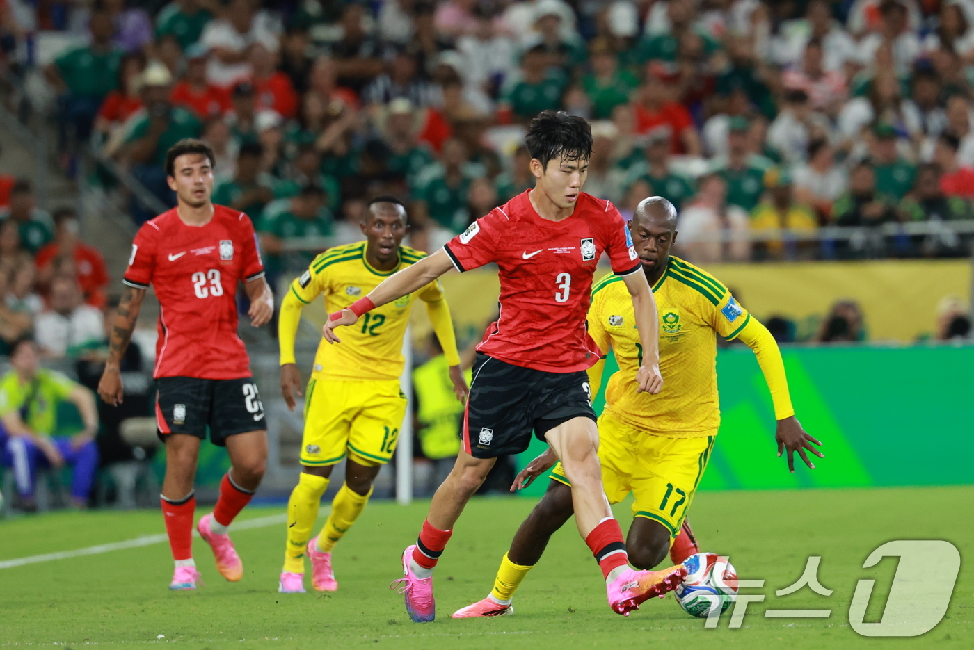 (몬테레이(멕시코)=뉴스1) 임세영 기자 = 대한민국 축구국가대표팀 이기혁이 24일(현지시간) 멕시코 몬테레이 스타디움에서 열린 2026 북중미 월드컵 A조 조별리그 3차전 대한민 …