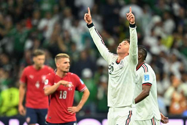 멕시코가 일단 '한국 탈락' 막았다…체코전 3-0 '대승'