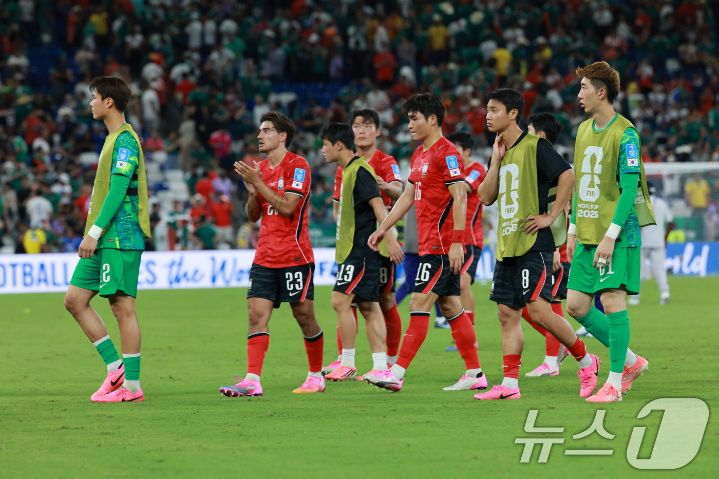 (몬테레이(멕시코)=뉴스1) 임세영 기자 = 대한민국 축구국가대표팀이 24일(현지시간) 멕시코 몬테레이 스타디움에서 열린 2026 북중미 월드컵 A조 조별리그 3차전 대한민국과 남 …
