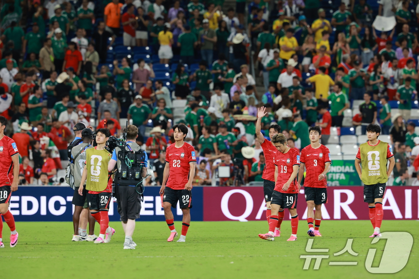 (몬테레이(멕시코)=뉴스1) 임세영 기자 = 대한민국 축구국가대표팀 선수들이24일(현지시간) 멕시코 몬테레이 스타디움에서 열린 2026 북중미 월드컵 A조 조별리그 3차전 대한민국 …
