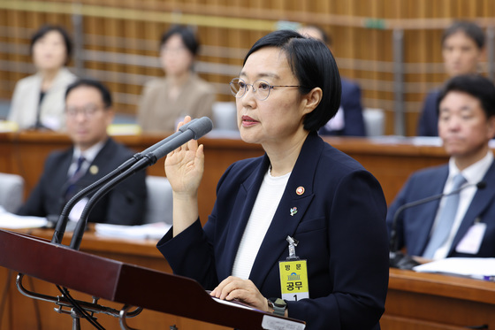 선서하는 한성숙 국무총리 후보자