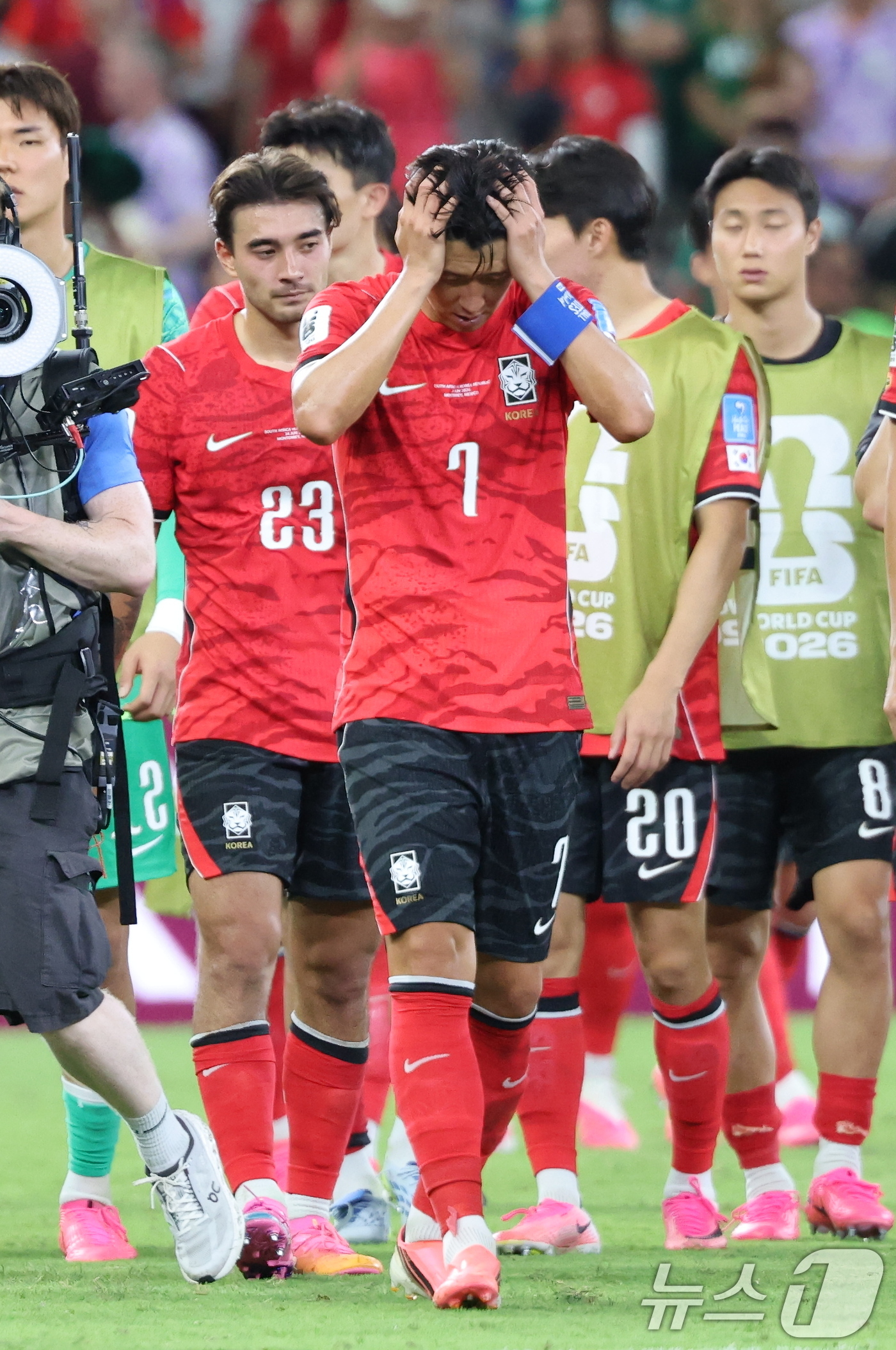 (몬테레이(멕시코)=뉴스1) 박지혜 기자 = 대한민국 축구국가대표팀 손흥민이 24일(현지시간) 멕시코 몬테레이 스타디움에서 열린 2026 북중미 월드컵 A조 조별리그 3차전 대한민 …