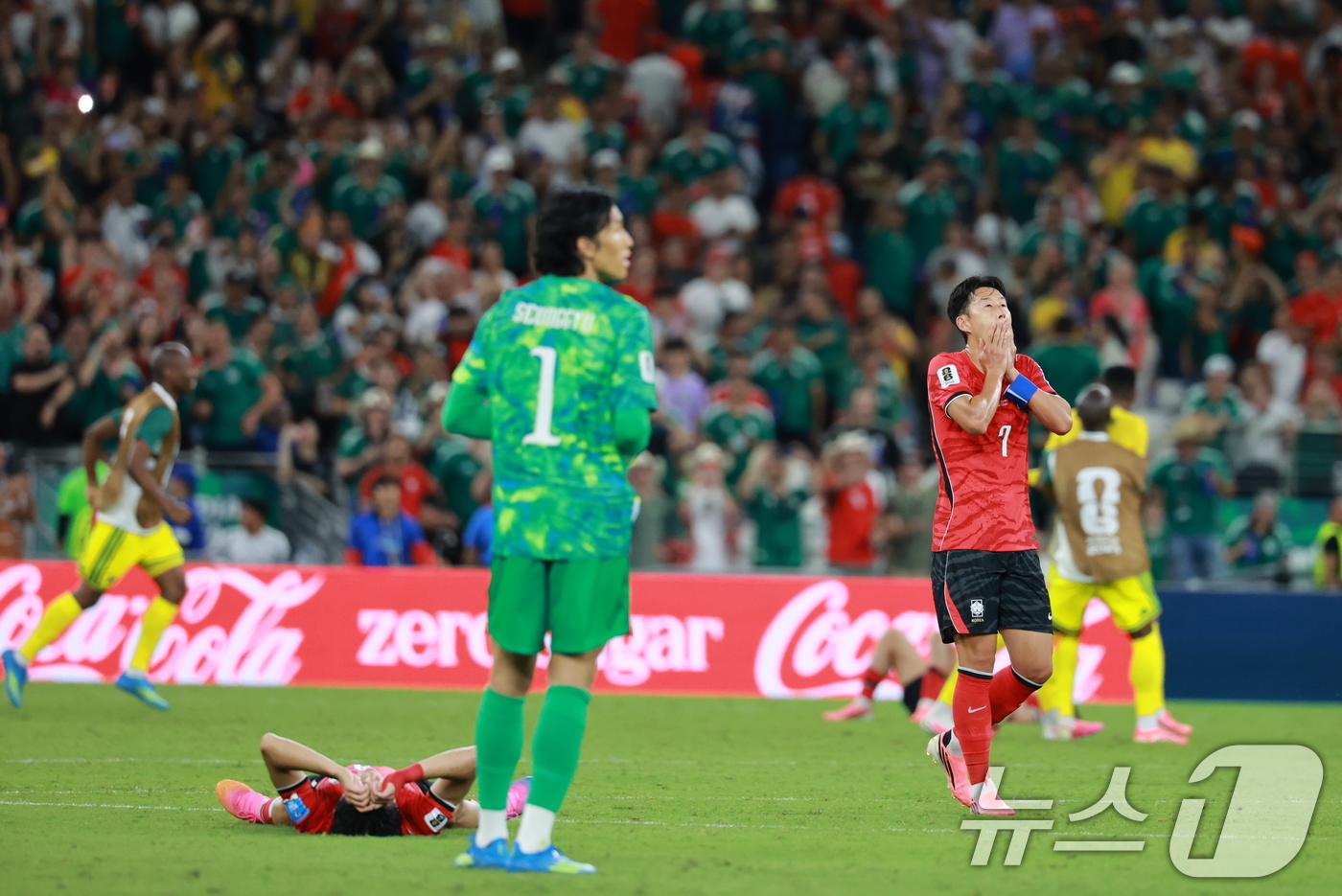 (몬테레이(멕시코)=뉴스1) 임세영 기자 = 대한민국 축구국가대표팀 손흥민이 24일(현지시간) 멕시코 몬테레이 스타디움에서 열린 2026 북중미 월드컵 A조 조별리그 3차전 대한민 …