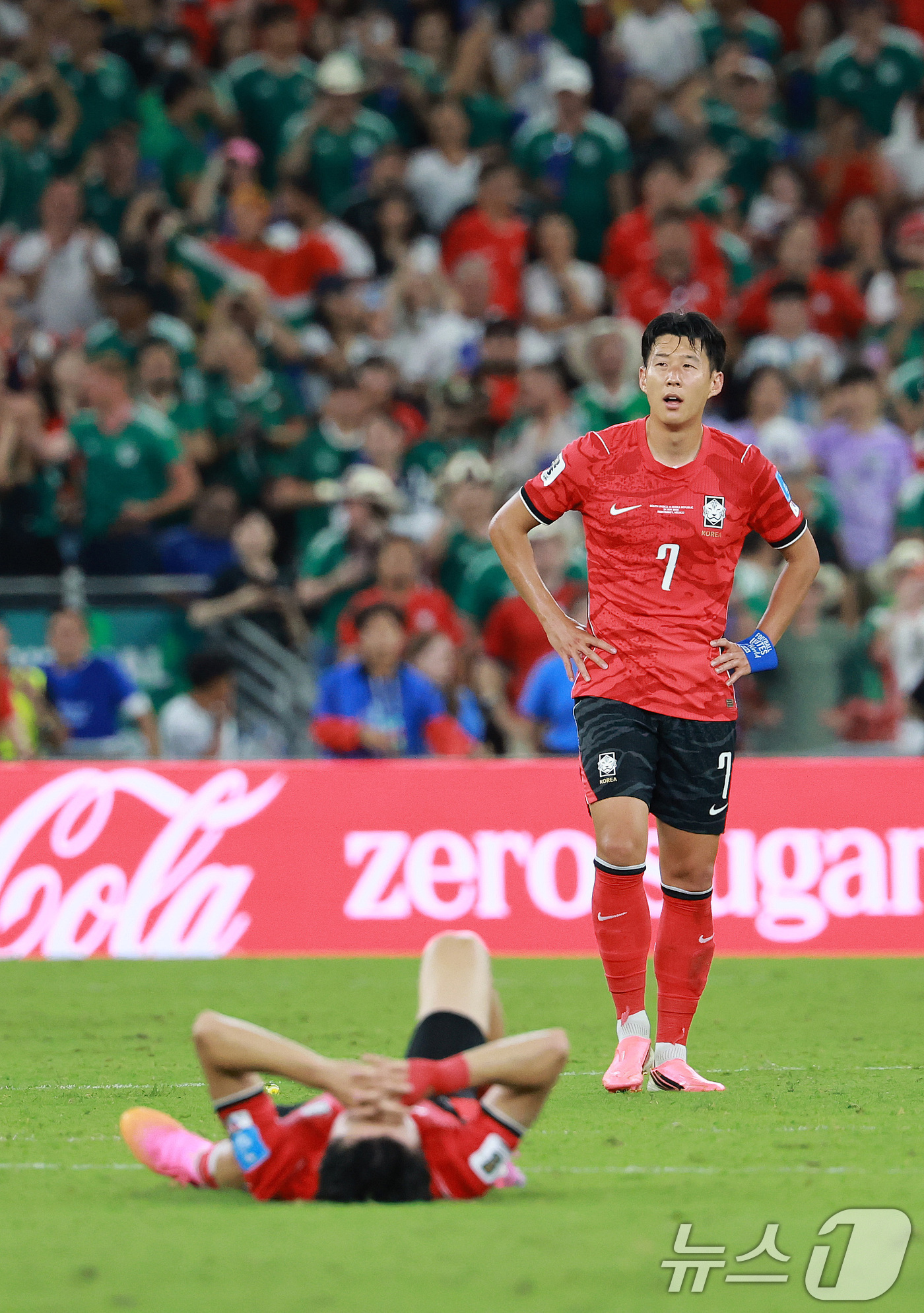 (몬테레이(멕시코)=뉴스1) 임세영 기자 = 대한민국 축구국가대표팀 손흥민을 비롯한 선수들이 24일(현지시간) 멕시코 몬테레이 스타디움에서 열린 2026 북중미 월드컵 A조 조별리 …