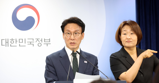검찰개혁 방향 관련 브리핑하는 김민석 총리