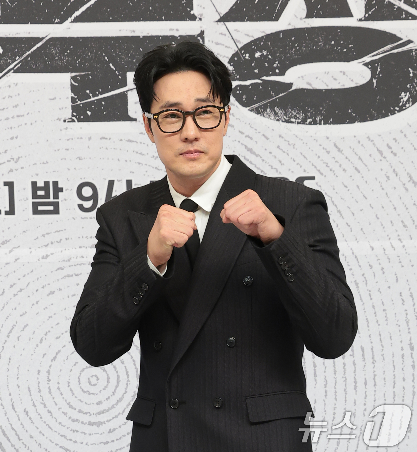 (서울=뉴스1) 권현진 기자 = 배우 소지섭이 25일 오후 서울 양천구 SBS 목동 사옥에서 열린 SBS 금토드라마 ‘김부장’(극본 남대중/연출 이승영) 제작발표회에 참석해 포즈를 …