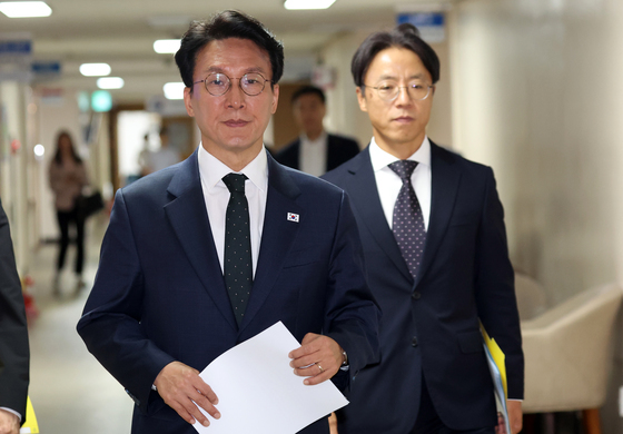 김민석 총리, 브리핑룸 입장