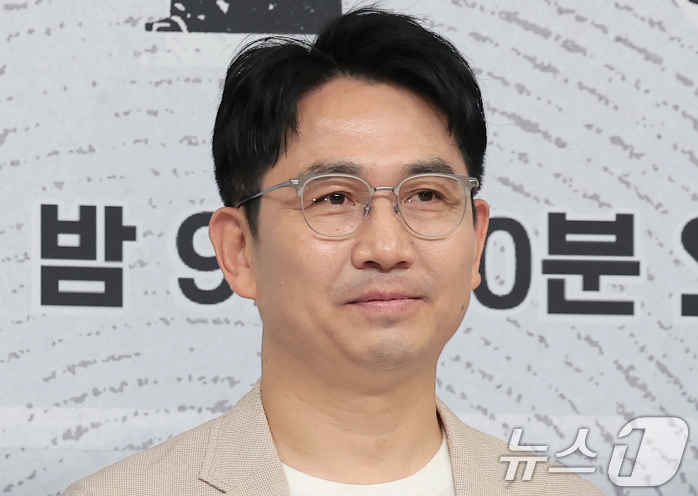 (서울=뉴스1) 권현진 기자 = 배우 주상욱이 25일 오후 서울 양천구 SBS 목동 사옥에서 열린 SBS 금토드라마 ‘김부장’(극본 남대중/연출 이승영) 제작발표회에 참석해 포즈를 …