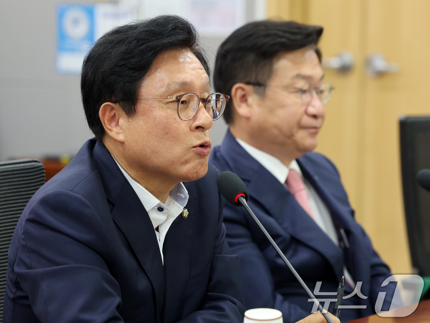 (서울=뉴스1) 황기선 기자 = 박형수 국민의힘 의원이 25일 오후 서울 여의도 국회 의원회관에서 열린 '무너진 신뢰, 어떻게 회복할 것인가? 투표 제도와 선관위 개혁을 위한 과제 …