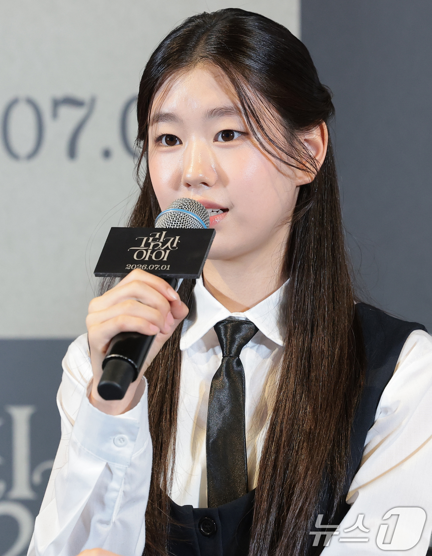(서울=뉴스1) 권현진 기자 = 배우 박소이가 25일 서울 용산구 CGV용산아이파크몰에서 열린 영화 '그림자 아이'(감독 유은정) 언론시사회에 참석해 취재진 질문에 답하고 잇다.' …