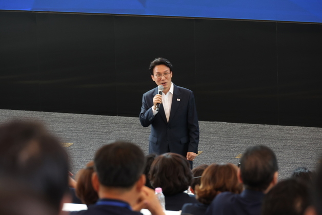 金총리, 野 '호남 반도체 투자' 비판에 "낡은 정치가 미래 발목 잡으려 해"