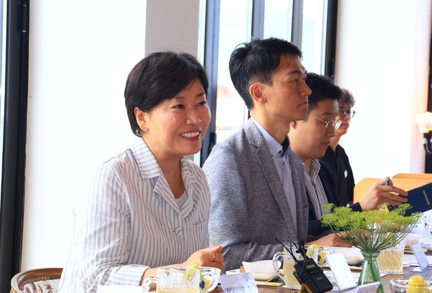 송미령, 곡성서 기본소득 활용 사례 점검…"지역경제 선순환 확인"