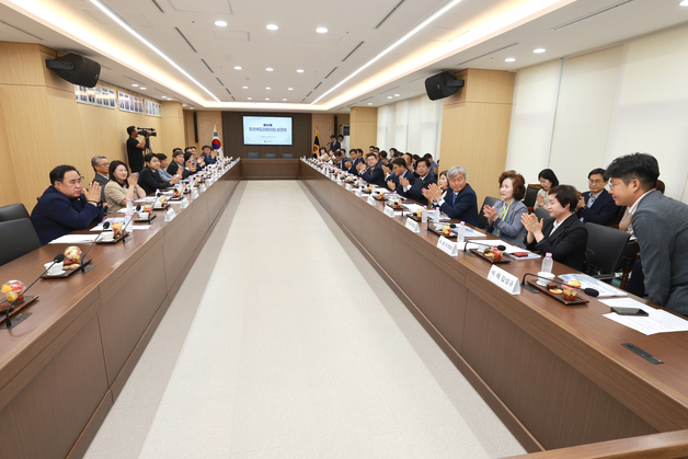 13대 충북도의원 당선인 상견례 '소통·화합 다짐'