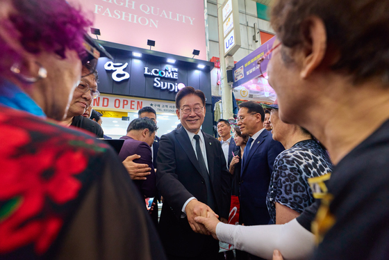 이재명 대통령, 팔달문시장 방문