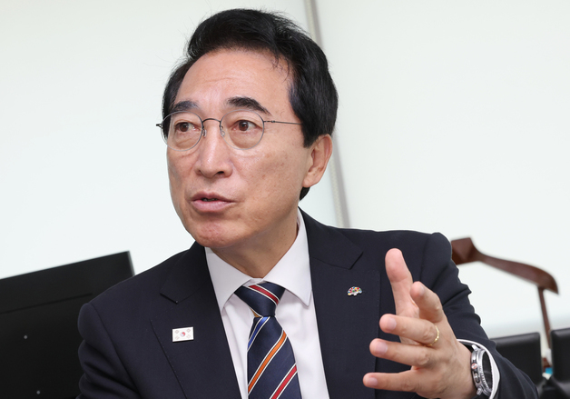 박수현 지사 "구본영 정무부지사 임용 번복할 단계 지나"