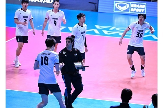 남자 배구 라미레스호, AVC컵서 오만에 풀세트 끝 간신히 승리