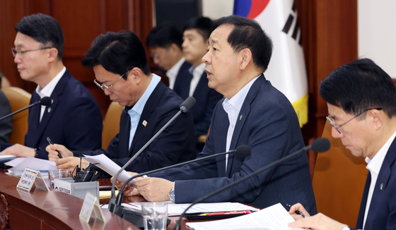 비상경제본부 회의 주재하는 구윤철 부총리