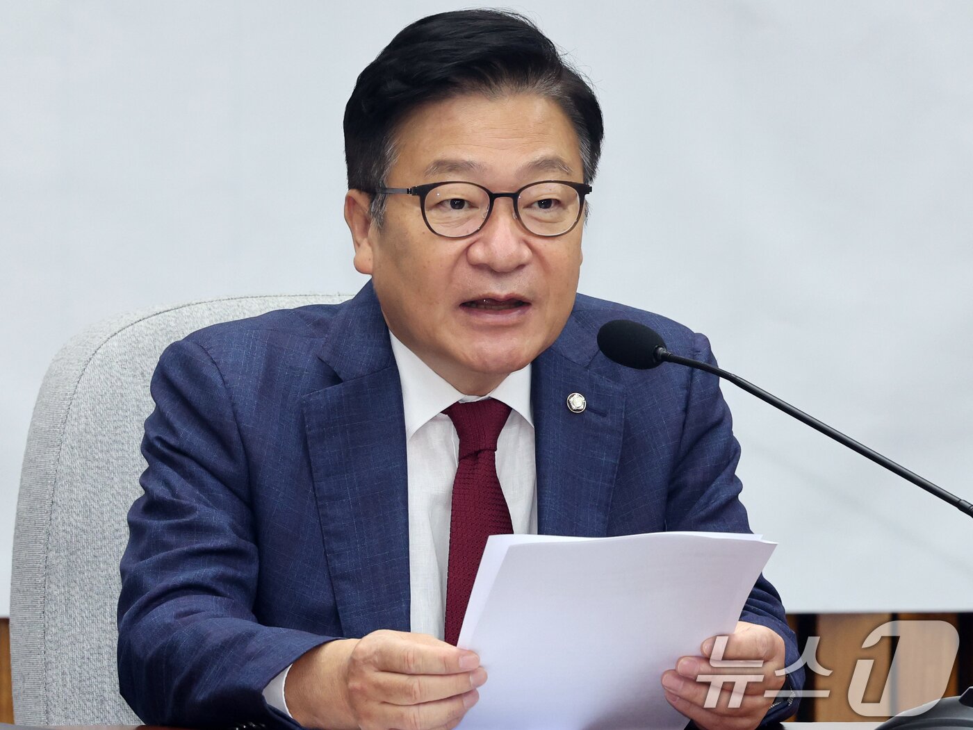 본문 이미지 - 정점식 국민의힘 원내대표가 26일 오후 서울 여의도 국회에서 열린 원내대책회의에서 모두발언을 하고 있다. 2026.6.26 ⓒ 뉴스1 황기선 기자
