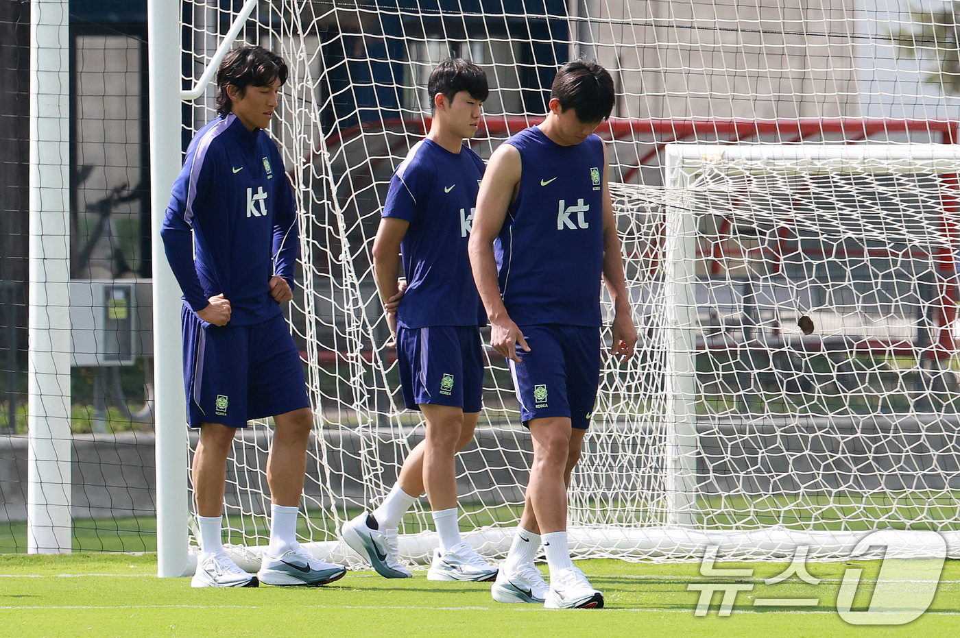 (과달라하라(멕시코)=뉴스1) 임세영 기자 = 대한민국 축구국가대표팀 김승규, 이기혁, 이한번이 25일(현지시간) 멕시코 과달라하라 인근 대한민국 축구대표팀의 베이스캠프 훈련장인 …
