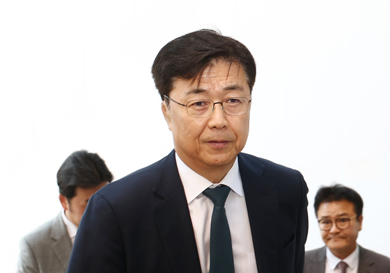 4차 조사 출석하는 홍장원 전 국정원 1차장