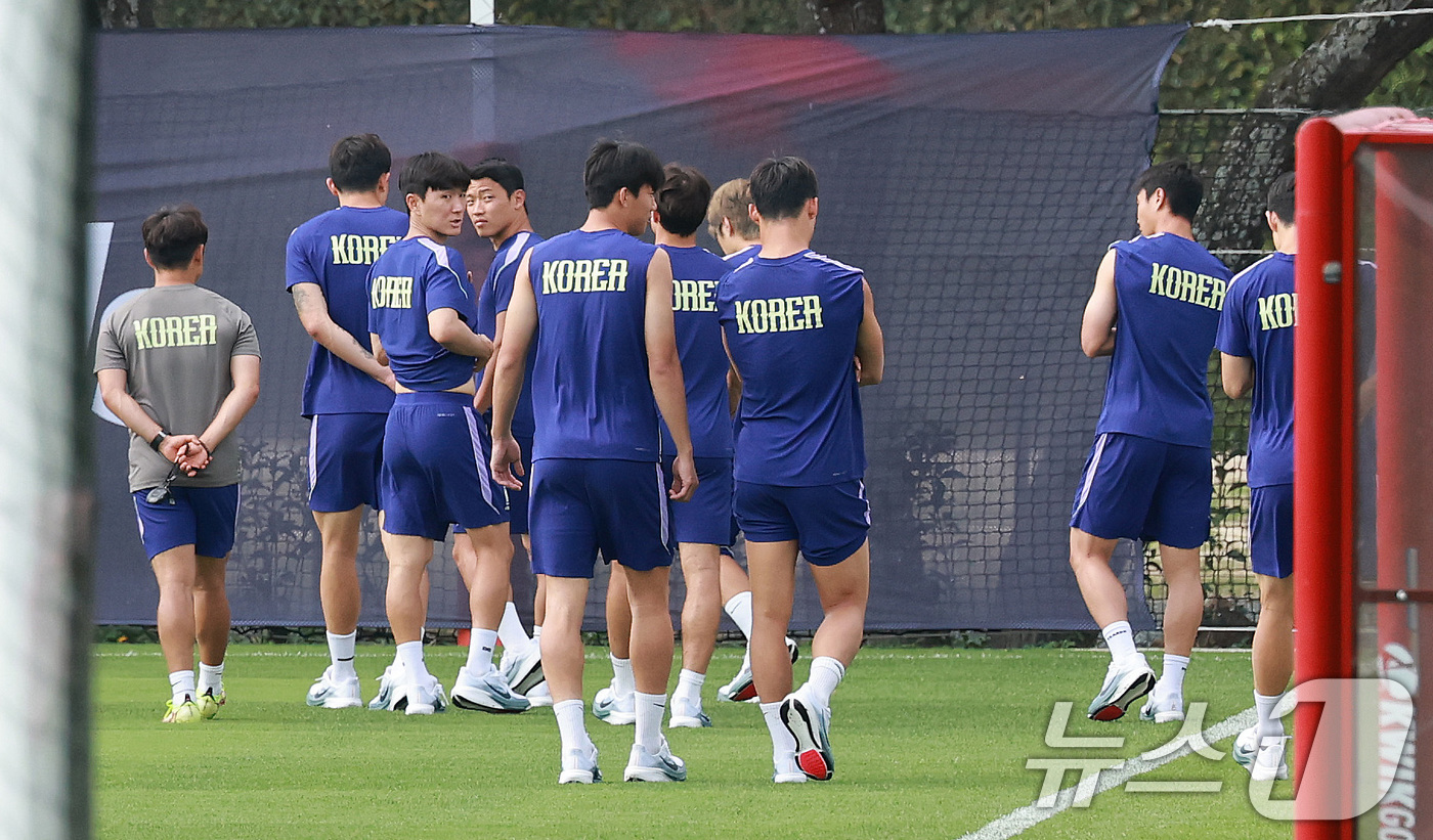 (과달라하라(멕시코)=뉴스1) 임세영 기자 = 대한민국 축구국가대표팀 김민재, 황희찬, 이강인 등이 25일(현지시간) 멕시코 과달라하라 인근 대한민국 축구대표팀의 베이스캠프 훈련장 …