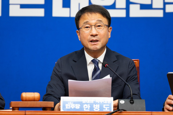 원구성 명단 제출시한 앞 신경전…與 "단독 강행" 野 "협박 정치"