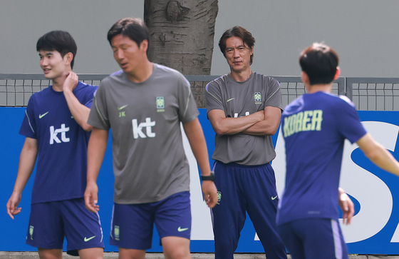 마지막엔 'FIFA 랭킹'도 따지는데…홍명보호, 30위 밖으로 밀렸다