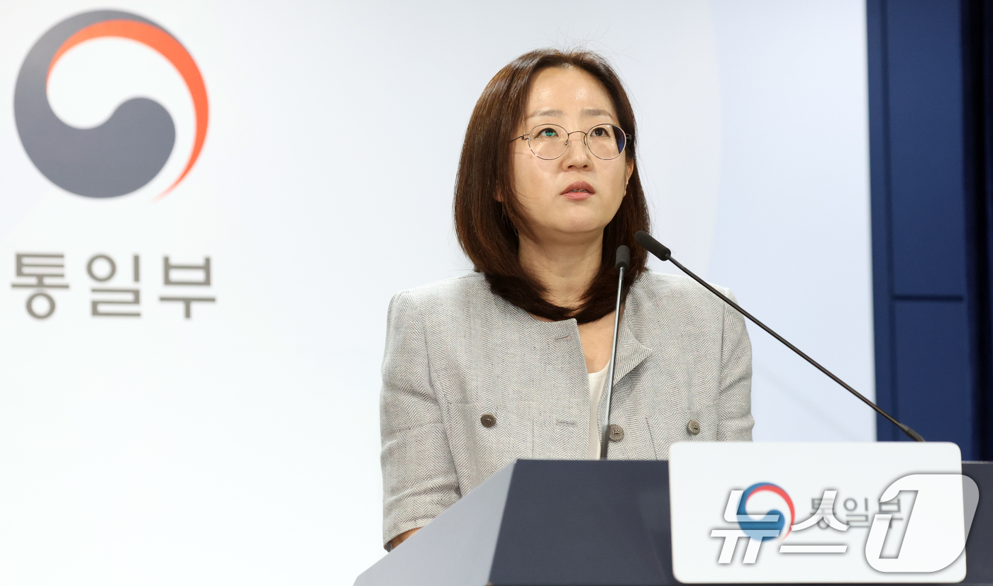 (서울=뉴스1) 김명섭 기자 = 장윤정 통일부 부대변인이 26일 서울 종로구 세종대로 정부서울청사에서 정례브리핑을 하고 있다. 2026.6.26/뉴스1