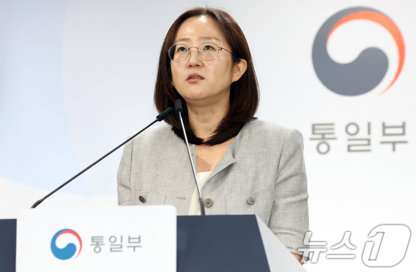 (서울=뉴스1) 김명섭 기자 = 장윤정 통일부 부대변인이 26일 서울 종로구 세종대로 정부서울청사에서 정례브리핑을 하고 있다. 2026.6.26/뉴스1