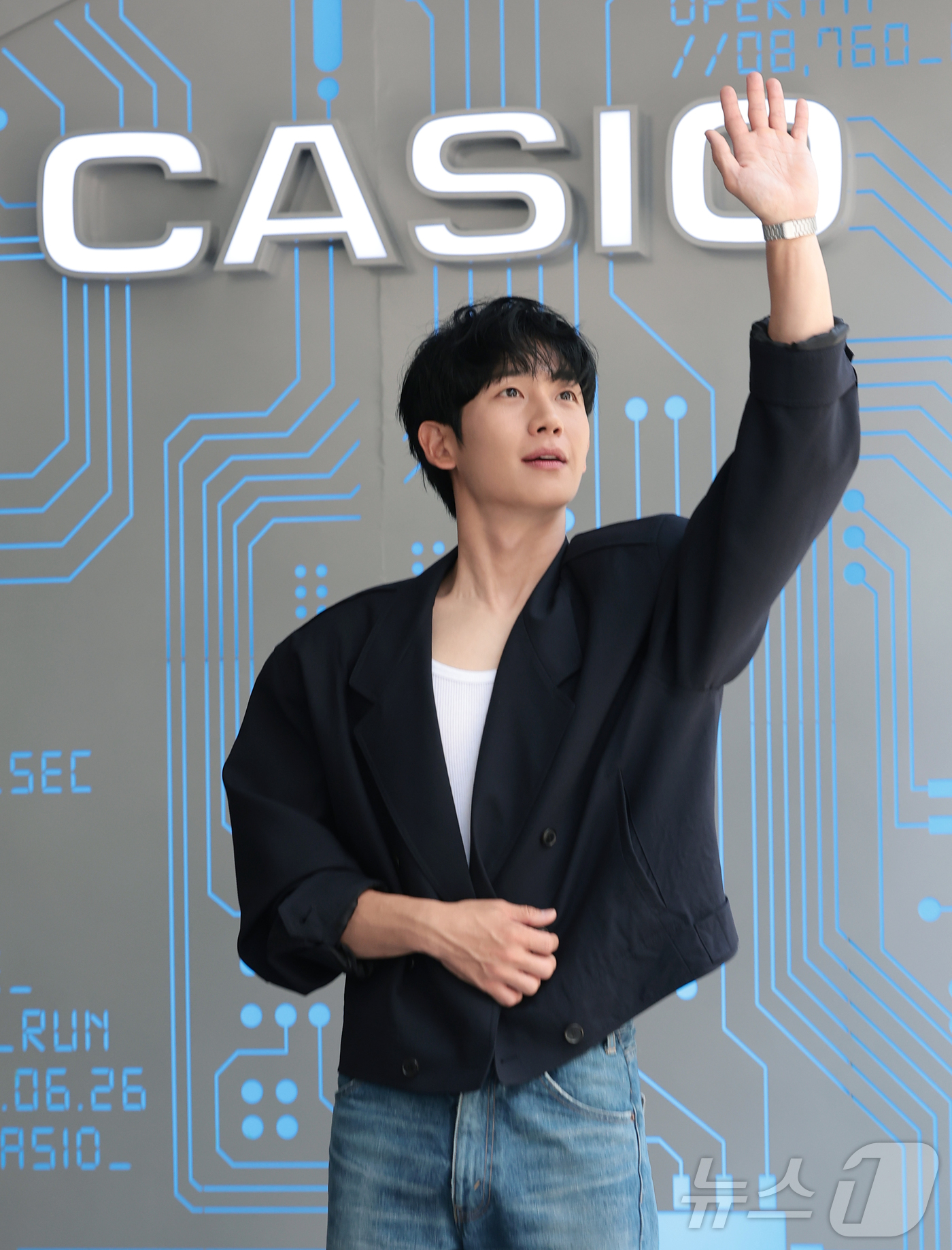 (서울=뉴스1) 권현진 기자 = 배우 정해인이 26일 서울 강남구 카시오 스토어 도산에서 열린 시계 브랜드 '카시오(CASIO)' 플래그십 스토어 오픈 1주년 기념 행사에 참석해 …