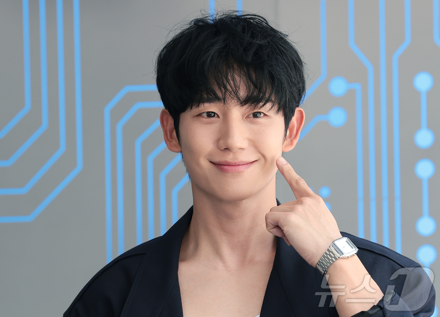 (서울=뉴스1) 권현진 기자 = 배우 정해인이 26일 서울 강남구 카시오 스토어 도산에서 열린 시계 브랜드 '카시오(CASIO)' 플래그십 스토어 오픈 1주년 기념 행사에 참석해 …