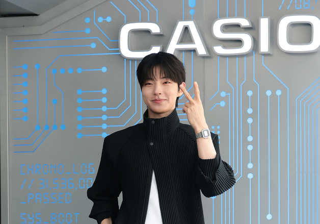 황인협, 로맨틱한 브이