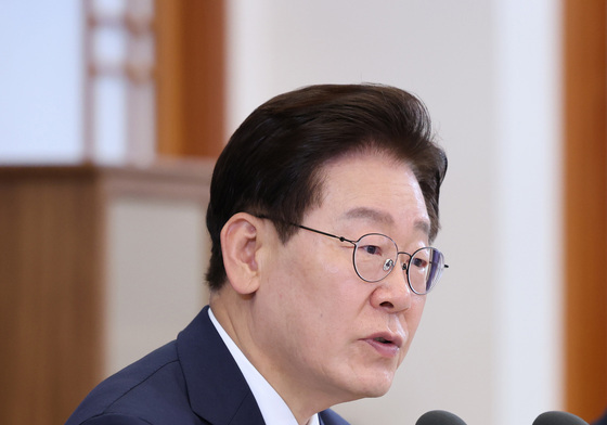 이재명 대통령, '미래 신안보 혁신기업 육성 전략회의' 주재