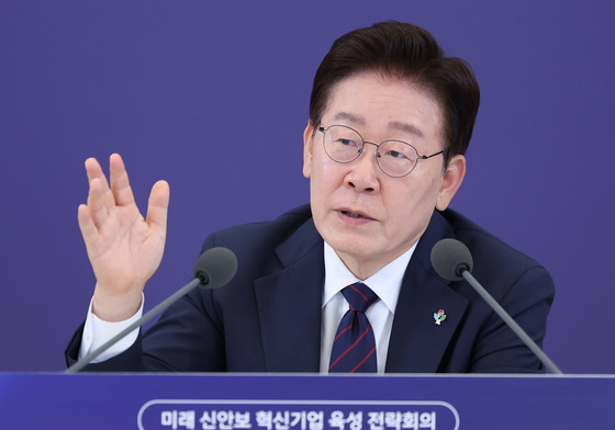 李대통령 "추경 하게 될지도 모르겠다…GPU 재원 보완해야"